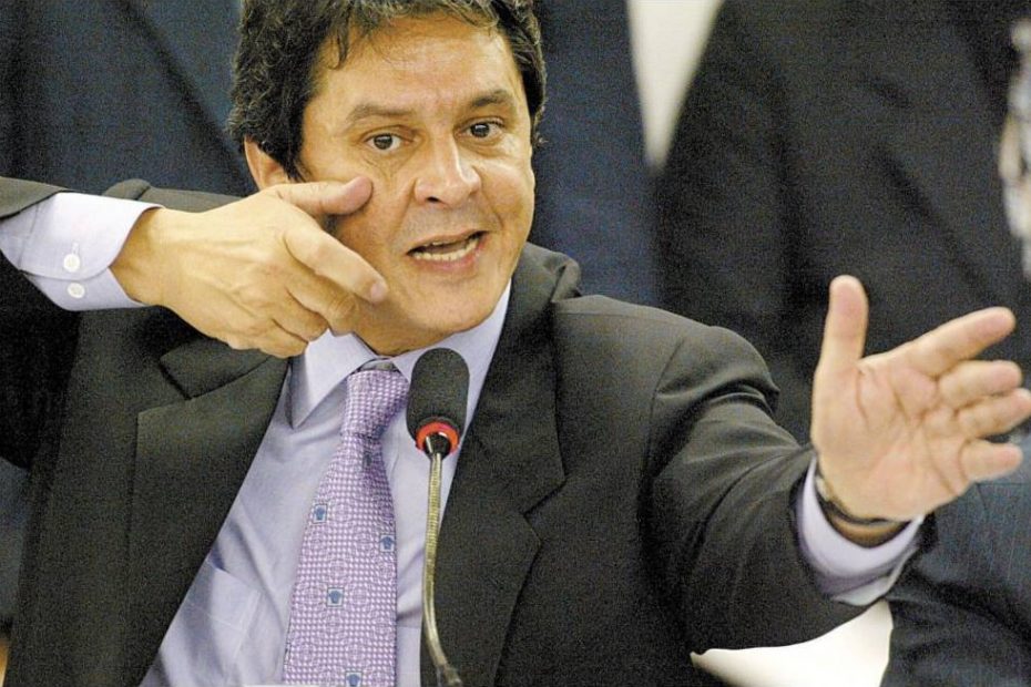Depoimento de Roberto Jefferson sobre o Mensalão, em junho de 2005. Foto: Sérgio Lima/Folha de S. Paulo.