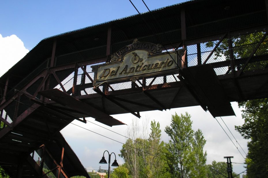 Estación del Anticuário, no Tren de la Costa, em Buenos Aires, em 2006. Foto: Alexandre Giesbrecht.