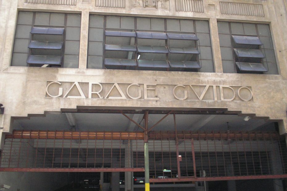 Garage Guido, em algum ponto de Buenos Aires, em 2006. Foto: Alexandre Giesbrecht.